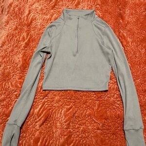 Gray cropped long sleeve top size small